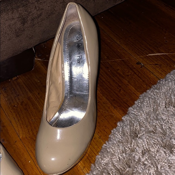 Heels - Picture 4 of 6